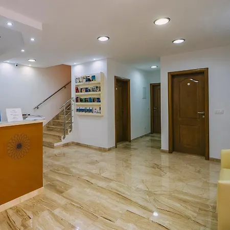 Luxur Centar *